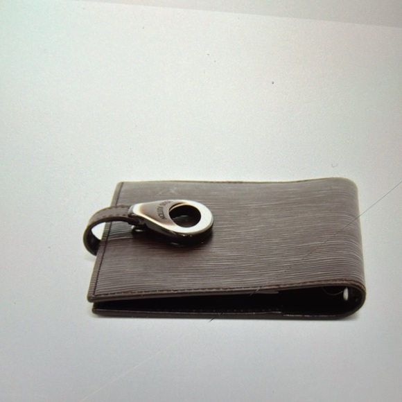 Vintage Louis Vuitton Moka Brown Epi
Leather Agenda Cover PM
Condition: Great - Picture 6 of 16